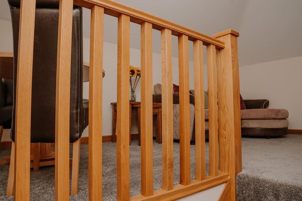Lovely New 1 Bedroom Loft Apartment With On Drive Parking トローブリッジ エクステリア 写真